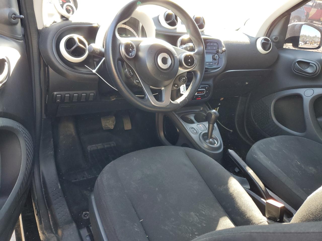 2016 Smart Fortwo VIN WMEFJ5DA0GK067950 Copart auction photo, front end / minor dent/scratches damage thumbnail 8