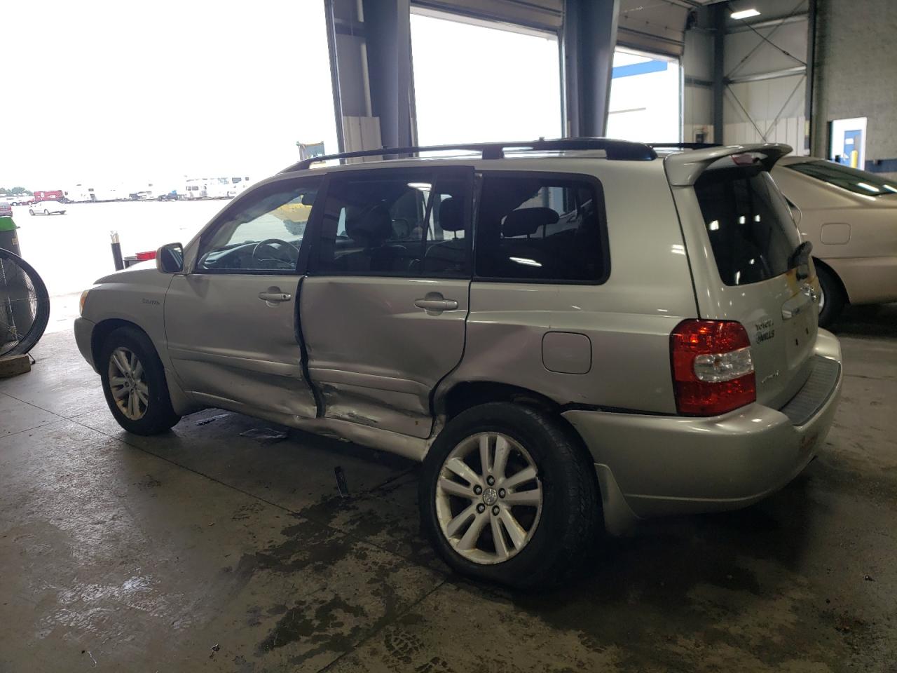 2006 Toyota Highlander VIN JTEEW21A860002266 Copart auction photo, side / rear end damage thumbnail 2