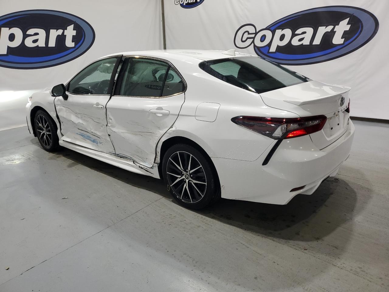 2022 Toyota Camry VIN 4T1G11AK2NU697698 Copart auction photo, side damage thumbnail 2