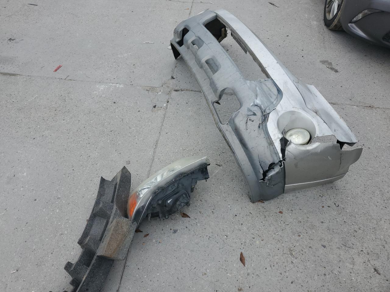 2003 Lincoln Navigator VIN 5LMFU27R63LJ35185 Copart auction photo, front end damage thumbnail 15