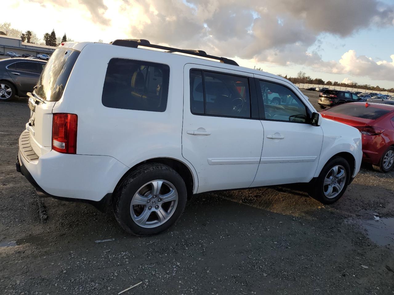 2013 Honda Pilot VIN 5FNYF3H64DB034509 Copart auction photo, vandalism / rear end damage thumbnail 3