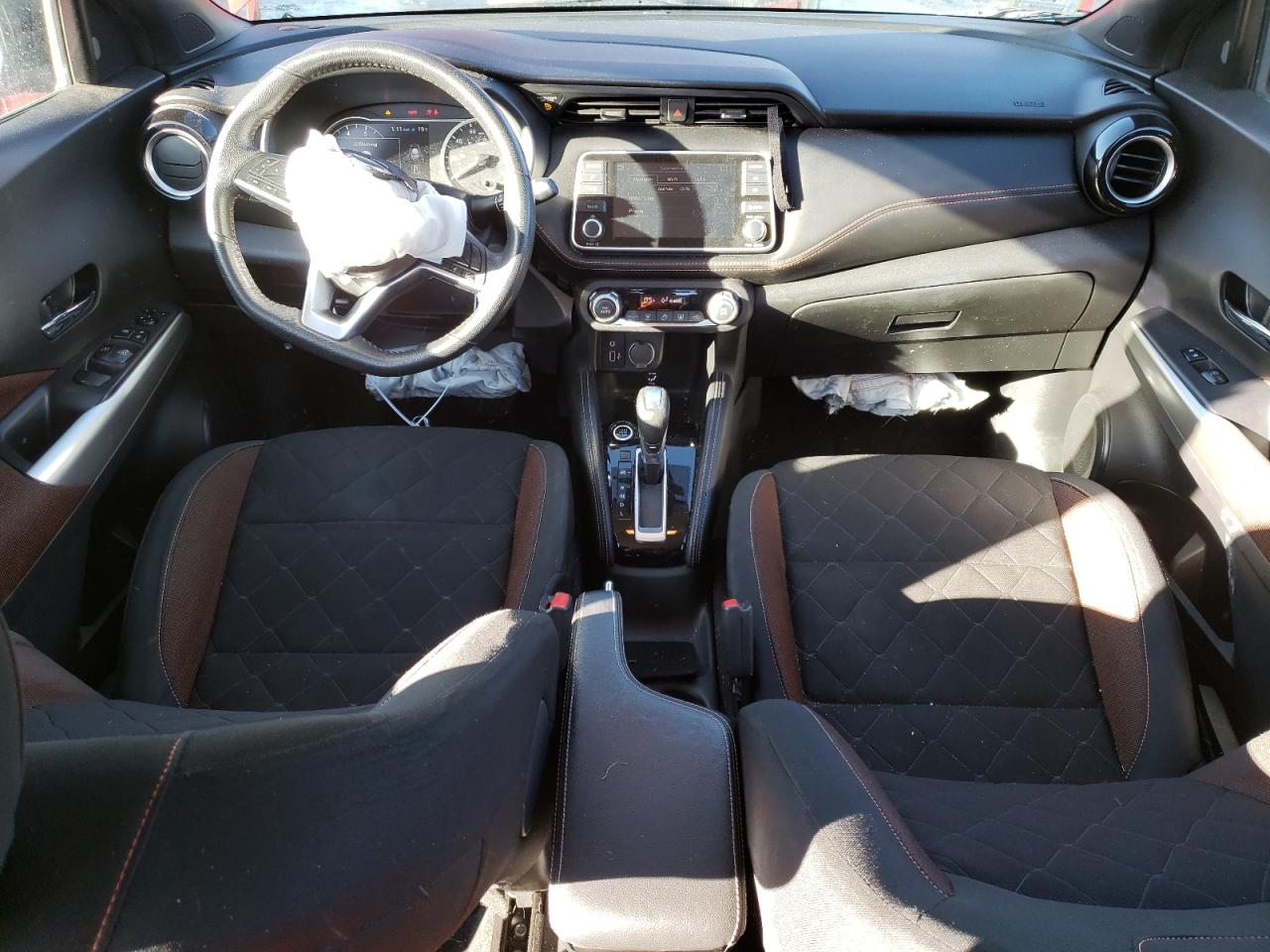 2020 Nissan Kicks VIN 3N1CP5DV2LL523008 Copart auction photo, front end / minor dent/scratches damage thumbnail 8