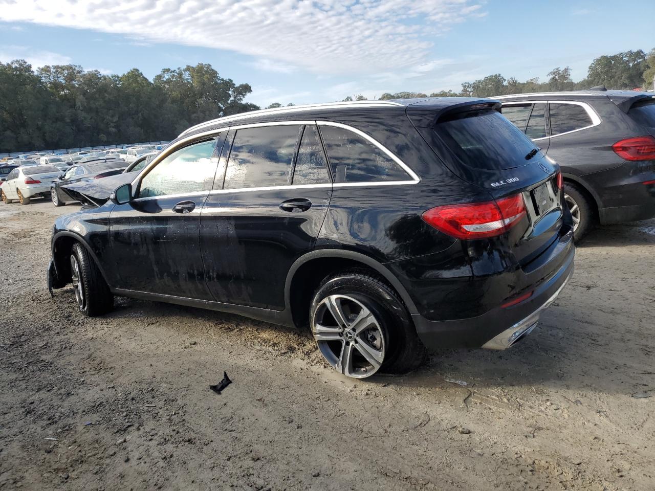 2018 Mercedes-Benz GLC VIN WDC0G4KBXJV068516 Copart auction photo, front end / side damage thumbnail 2