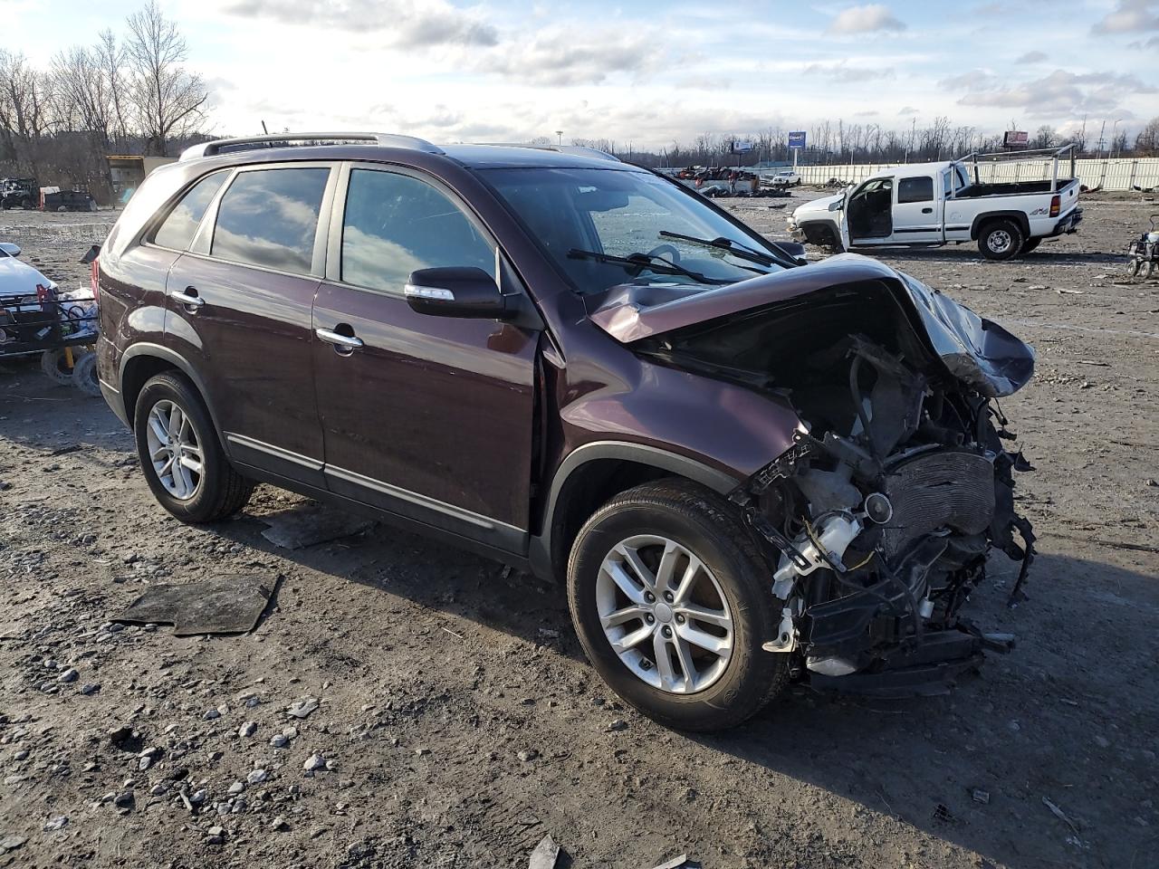 2014 KIA Sorento VIN 5XYKT3A69EG526617 Copart auction photo, front end damage thumbnail 4