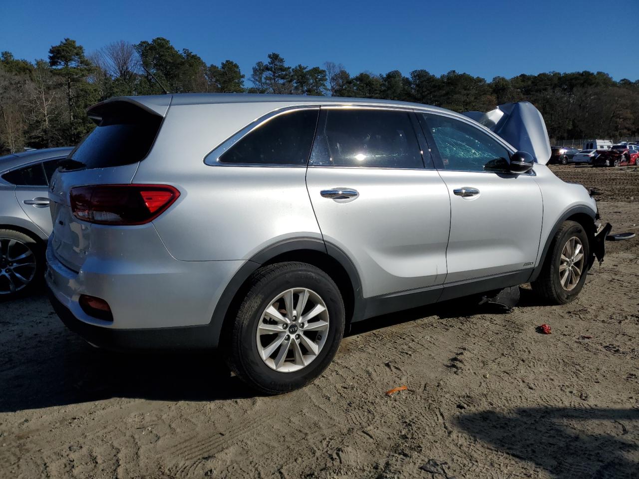 2020 KIA Sorento VIN 5XYPGDA30LG709276 Copart auction photo, front end damage thumbnail 3