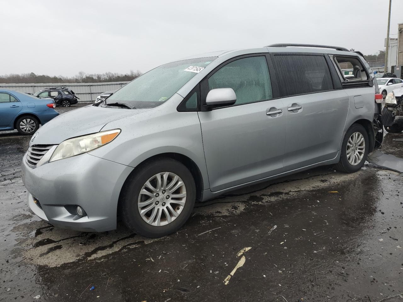 2011 Toyota Sienna VIN 5TDYK3DC3BS049356