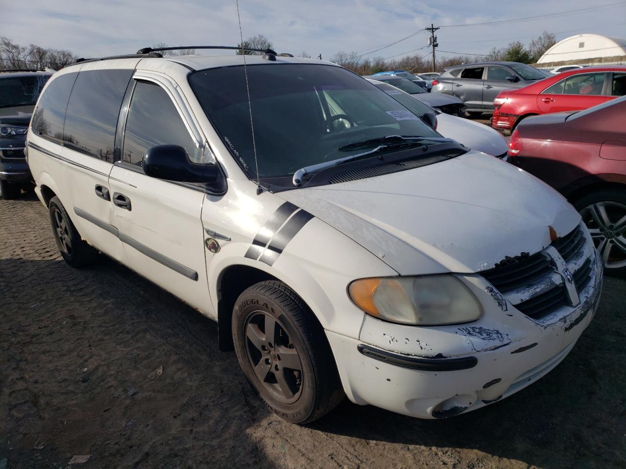 2005 Dodge Caravan VIN 1D4GP24R55B313803 Copart auction photo, minor dent/scratches damage thumbnail 4