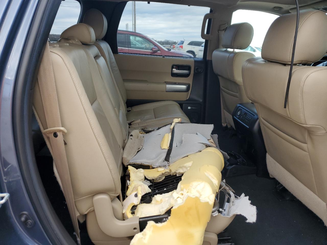 2021 Toyota Sequoia VIN 5TDFY5A10MS075551 Copart auction photo, vandalism damage thumbnail 11