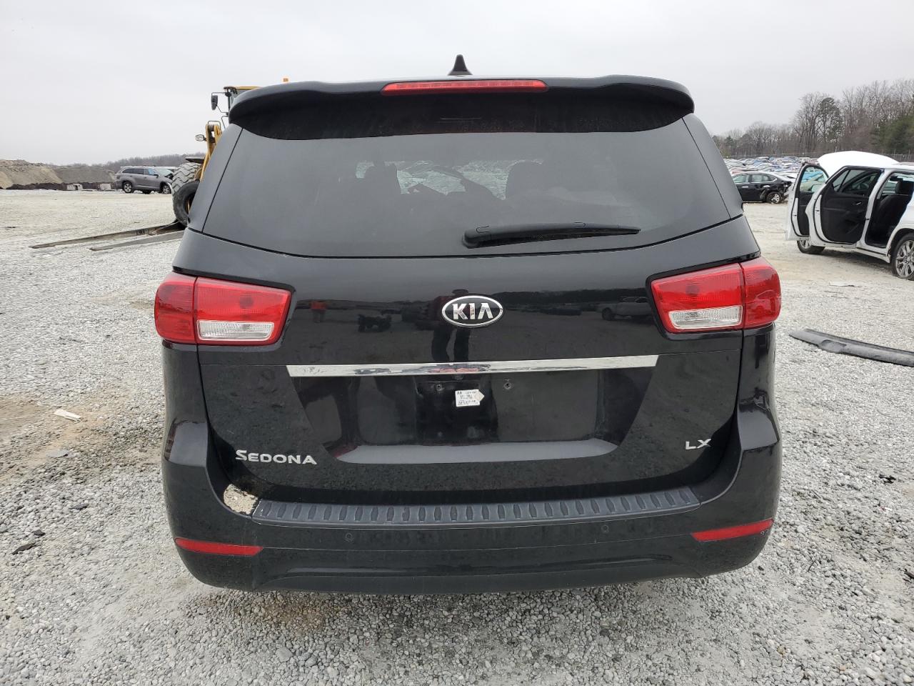 2017 KIA Sedona VIN KNDMB5C16H6320512 Copart auction photo, all over damage thumbnail 6