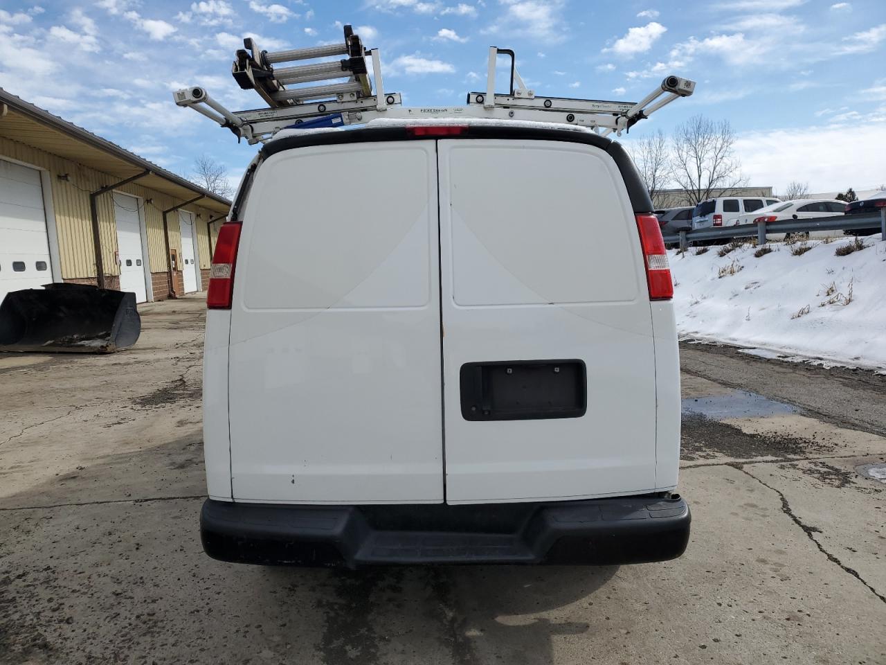 2018 GMC Savana VIN 1GTW7AFP5J1282745 Copart auction photo, front end / rear end damage thumbnail 6