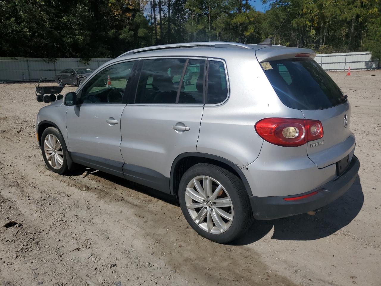 2009 Volkswagen Tiguan VIN WVGBV75N99W526284 Copart auction photo, water/flood damage thumbnail 2