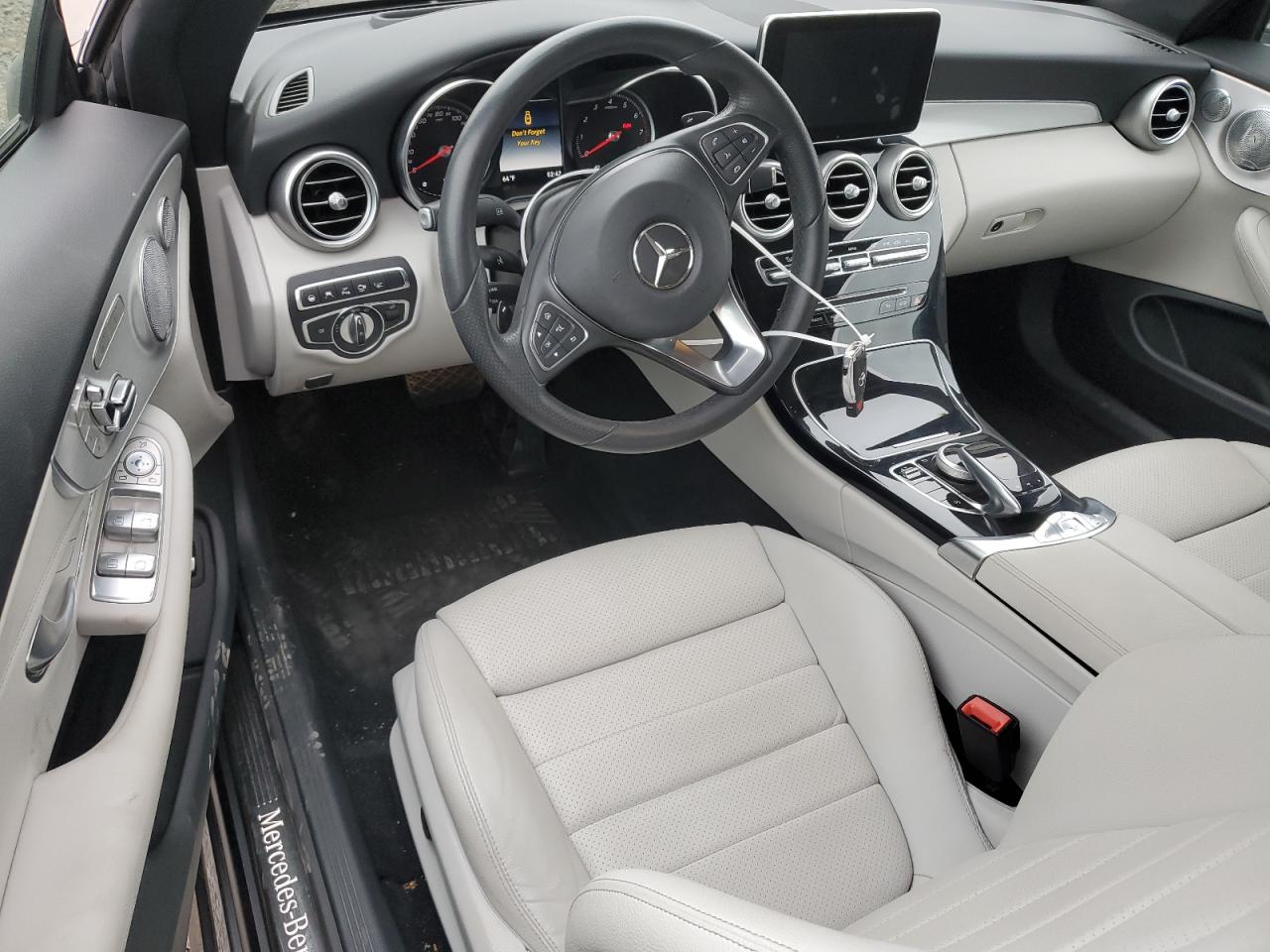 2017 Mercedes-Benz C-klasse VIN WDDWK4KB7HF520866 Copart auction photo, minor dent/scratches damage thumbnail 8