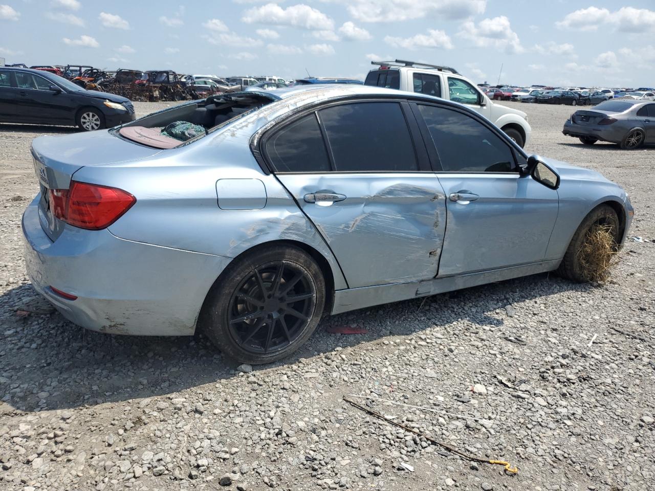 2014 BMW 3er VIN WBA3D3C58EK154099 Copart auction photo, all over damage thumbnail 3