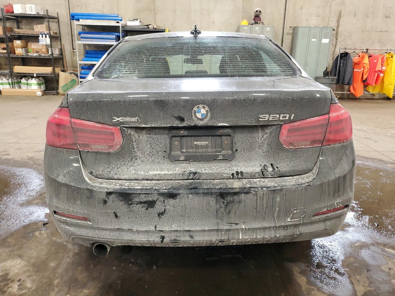 2016 BMW 3er VIN WBA8A3C53GK690668 Copart auction photo, front end damage thumbnail 6