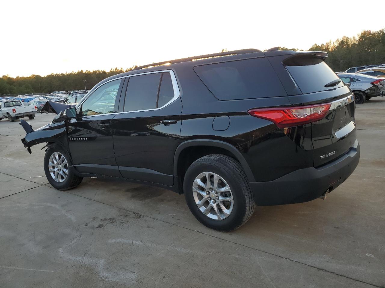 2021 Chevrolet Traverse VIN 1GNERGKW5MJ241565 Copart auction photo, front end damage thumbnail 2