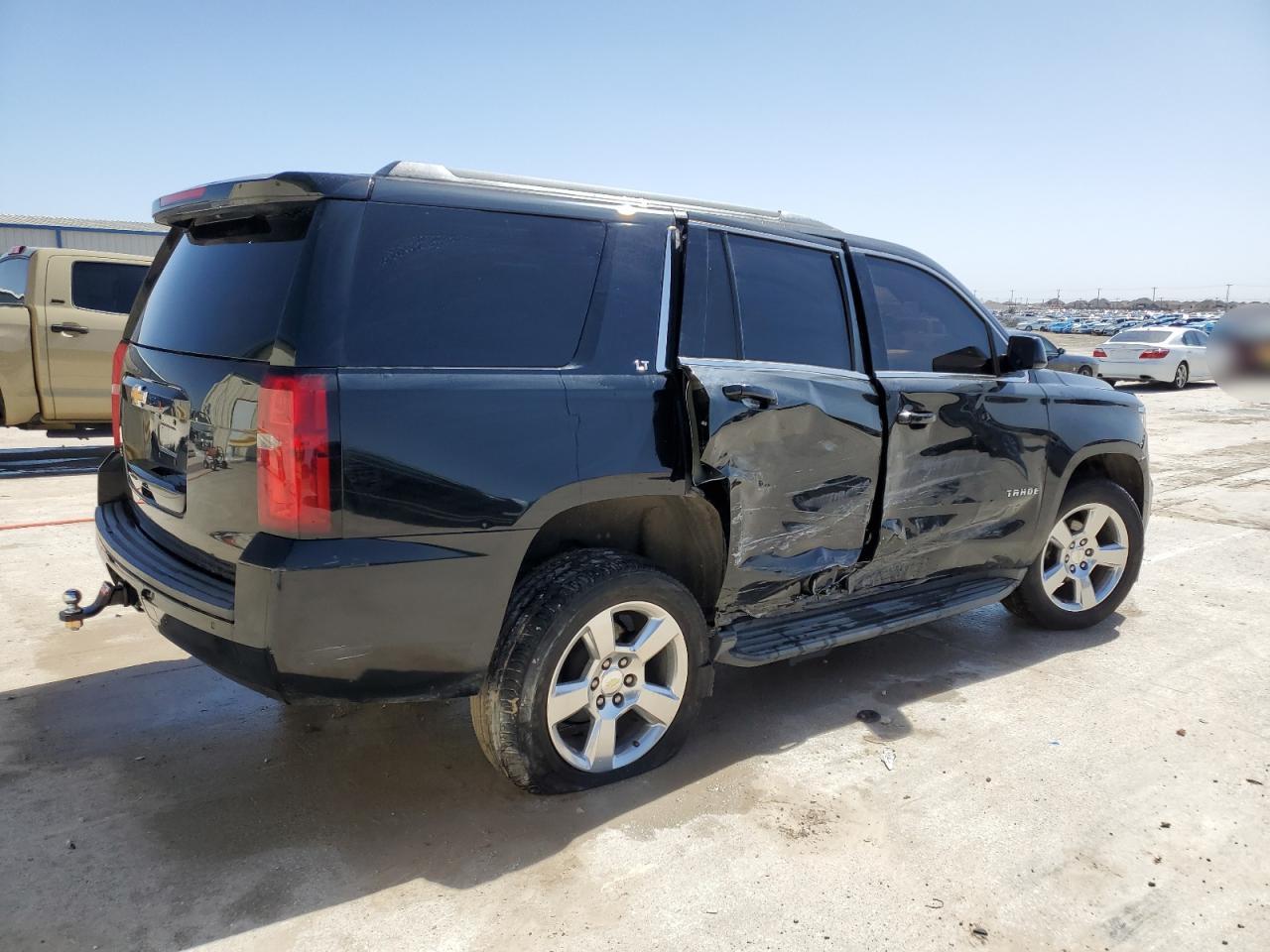 2015 Chevrolet Tahoe VIN 1GNSKBKC8FR172343 Copart auction photo, side / minor dent/scratches damage thumbnail 3