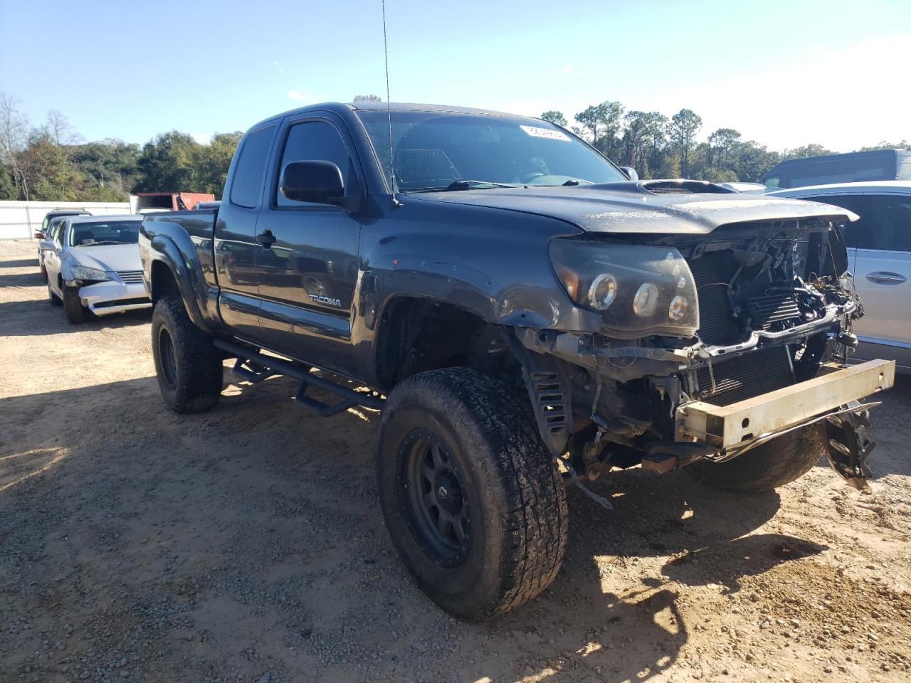 2011 Toyota Tacoma VIN 5TFUU4EN8BX001893 Copart auction photo, front end damage thumbnail 4