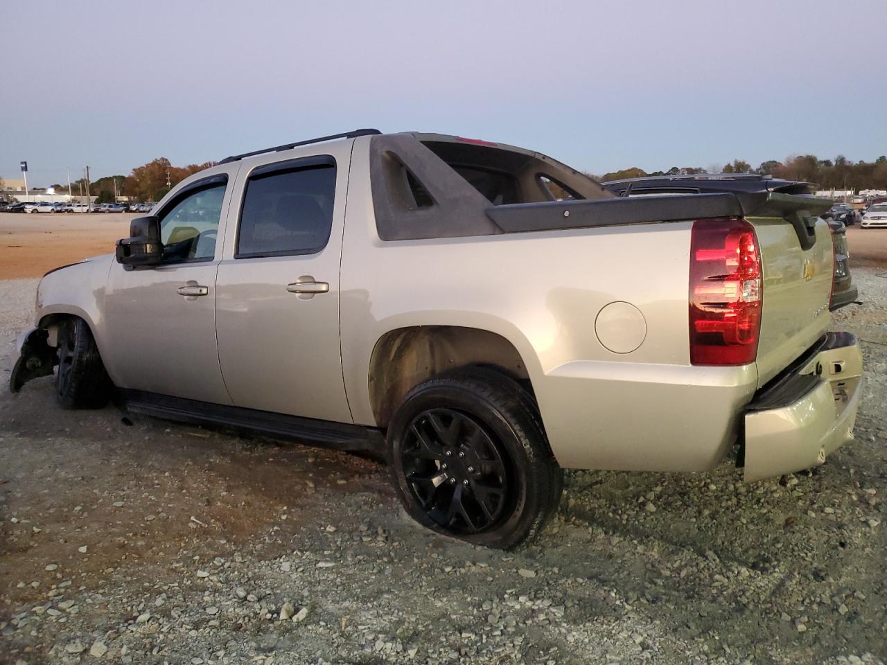 2007 Chevrolet Avalanche VIN 3GNEC12097G150184 Copart auction photo, front end damage thumbnail 2