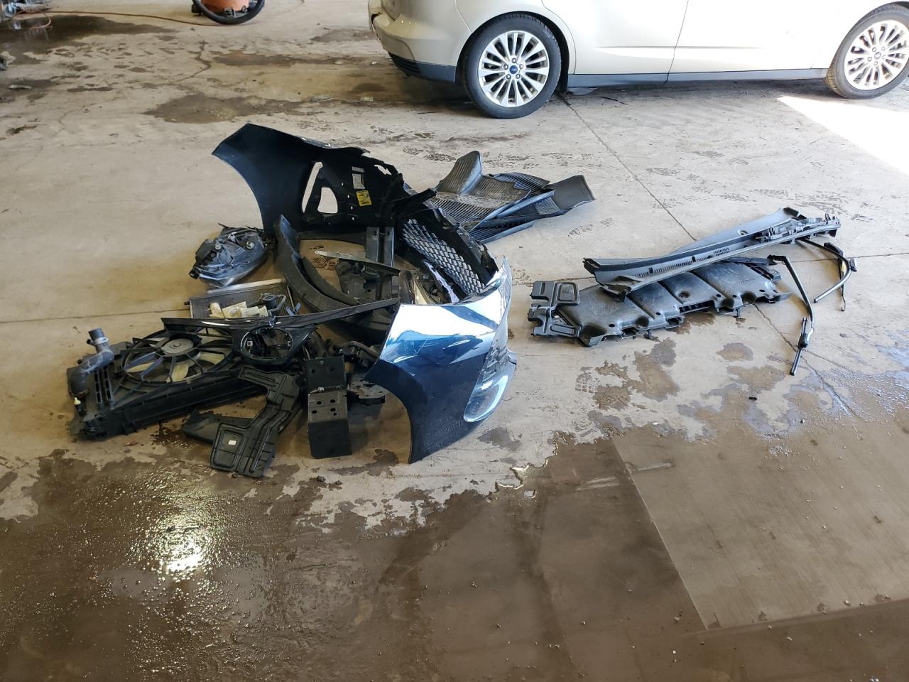 2019 Toyota Corolla VIN 2T1BURHE5KC140099 Copart auction photo, front end damage thumbnail 12