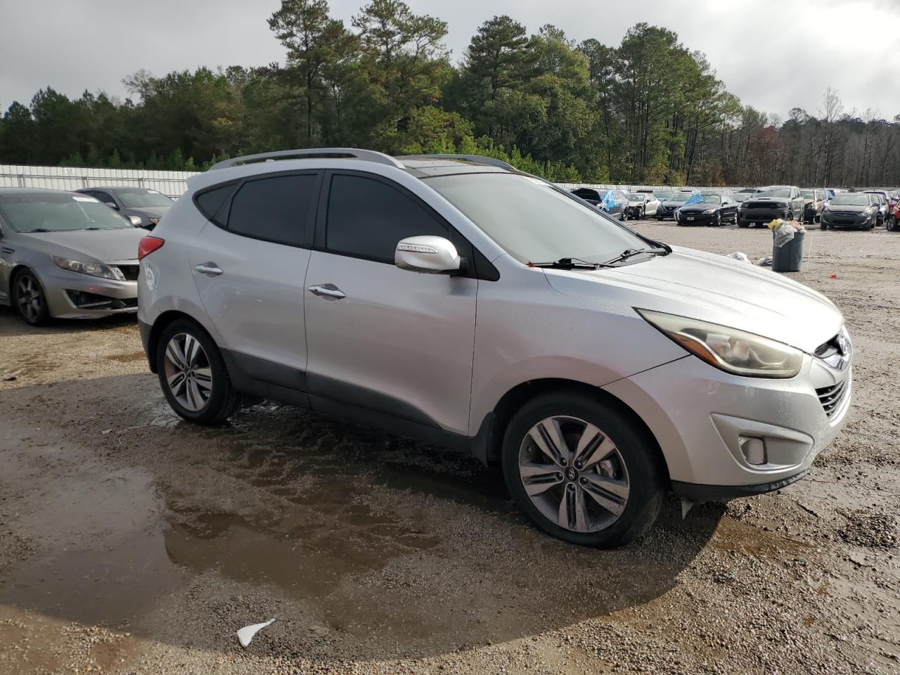 2014 Hyundai Tucson VIN KM8JU3AG8EU852209 Copart auction photo, burn - interior damage thumbnail 4