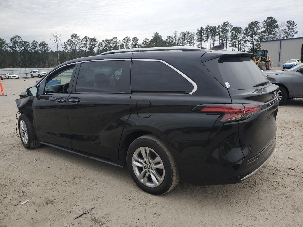 2022 Toyota Sienna VIN 5TDZRKEC3NS096576 Copart auction photo, front end damage thumbnail 2