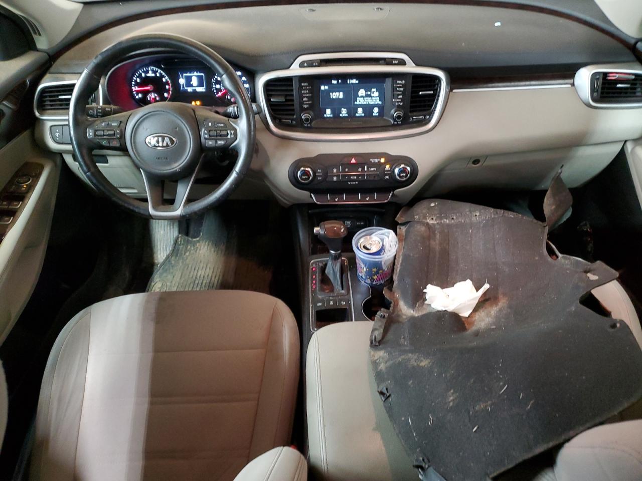 2018 KIA Sorento VIN 5XYPGDA34JG415439 Copart auction photo, rear end / minor dent/scratches damage thumbnail 8