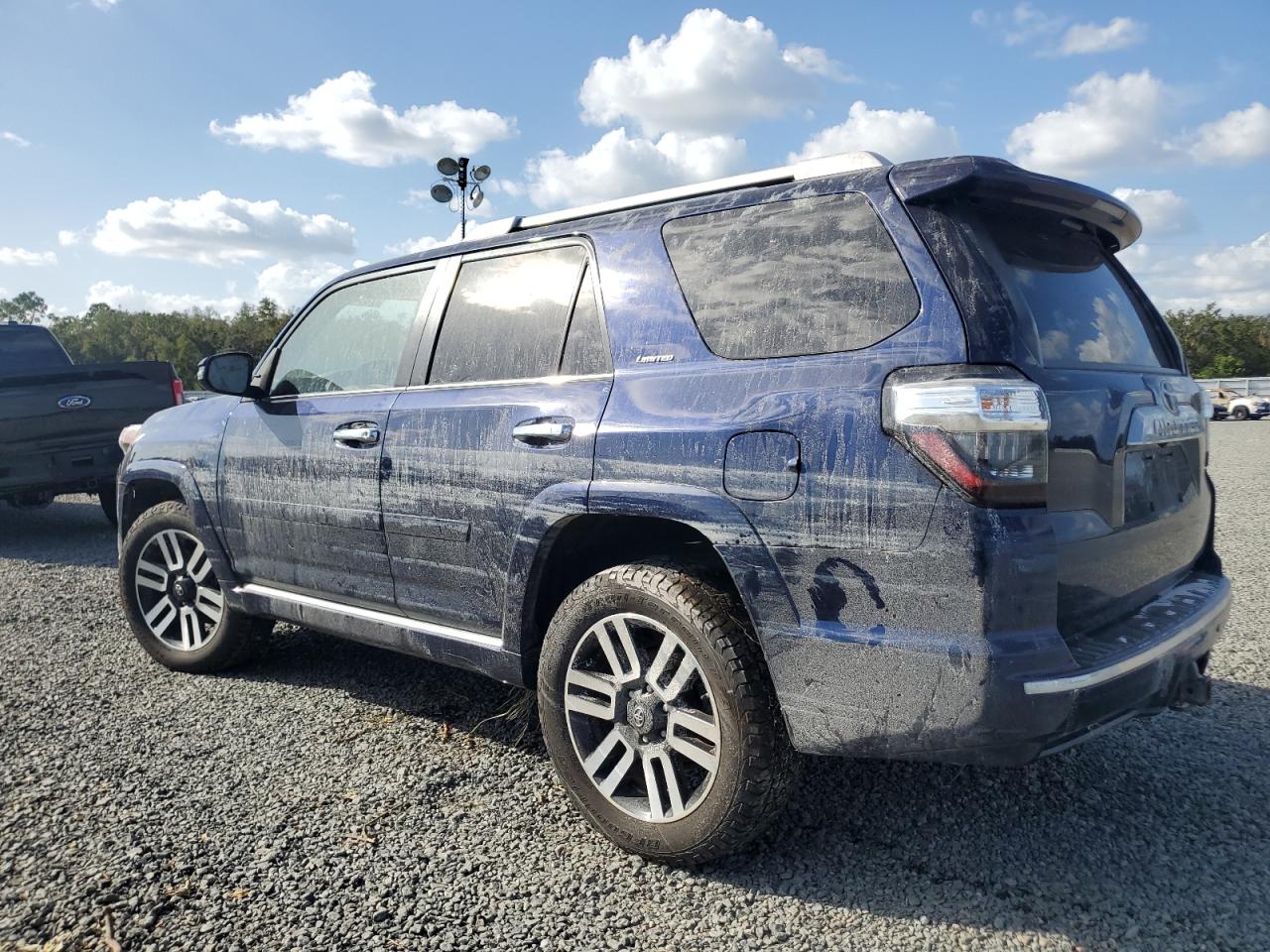 2019 Toyota 4Runner VIN JTEBU5JR1K5637892 Copart auction photo, water/flood / minor dent/scratches damage thumbnail 2