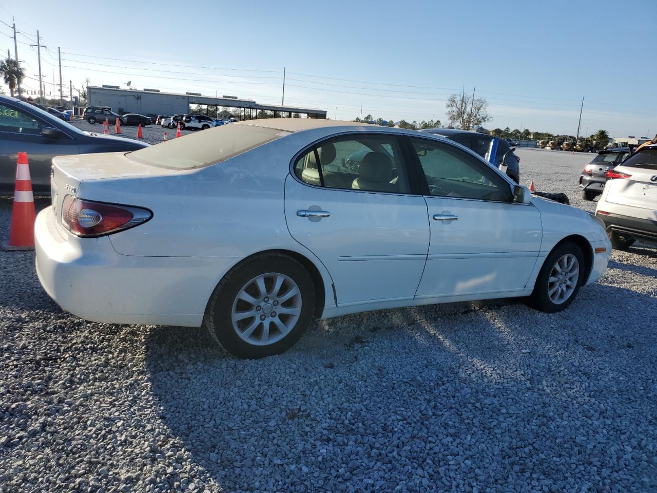 2004 Lexus ES VIN JTHBA30G045013388 Copart auction photo, water/flood damage thumbnail 3