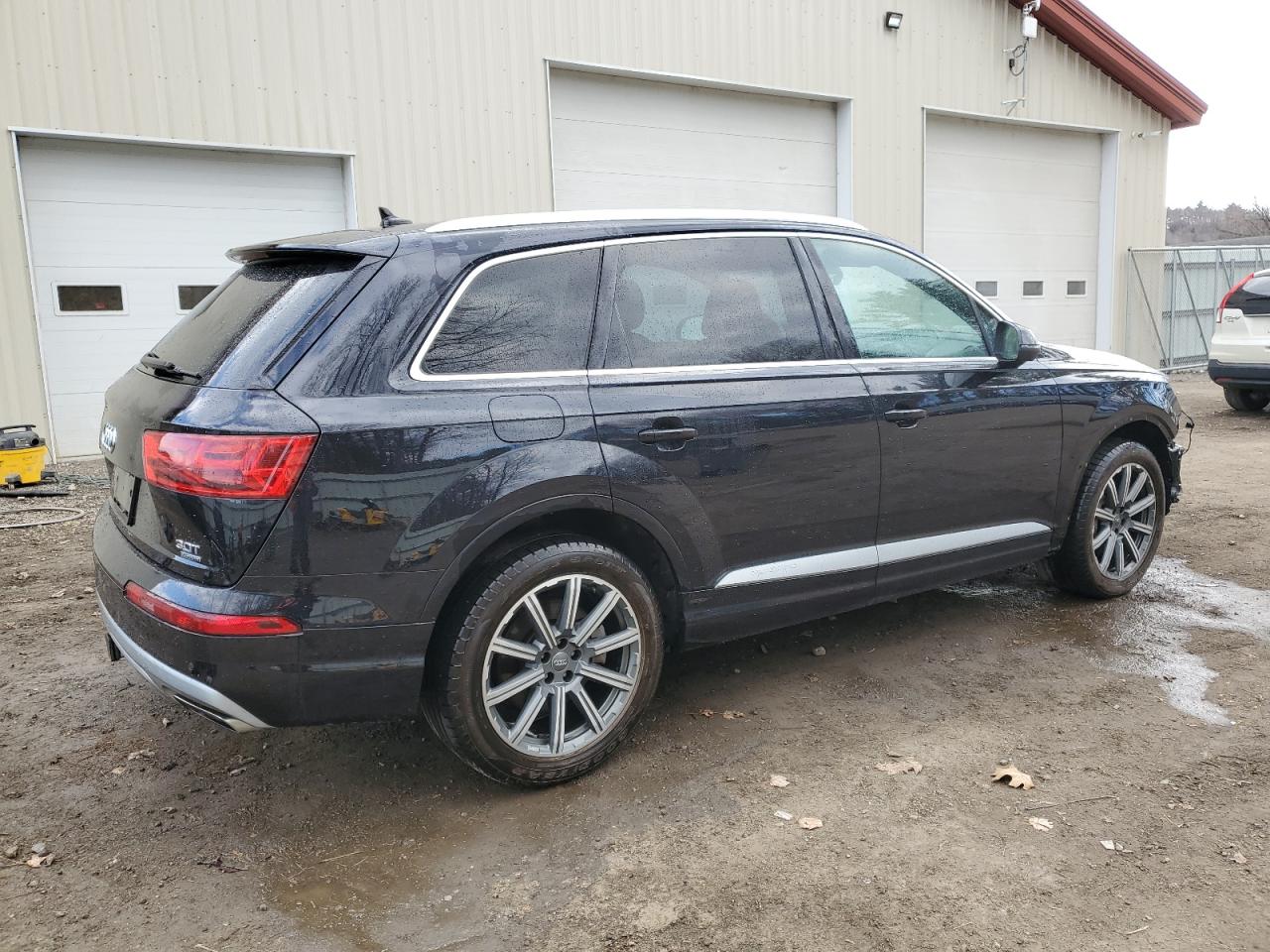 2017 Audi Q7 VIN WA1LAAF71HD054314 Copart auction photo, front end / minor dent/scratches damage thumbnail 3