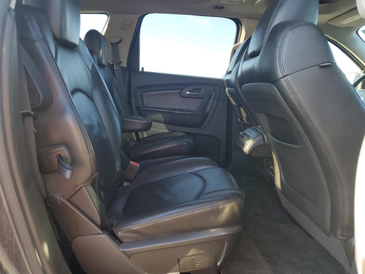 2010 Chevrolet Traverse VIN 1GNLVGED9AJ205046 Copart auction photo, front end / side damage thumbnail 11