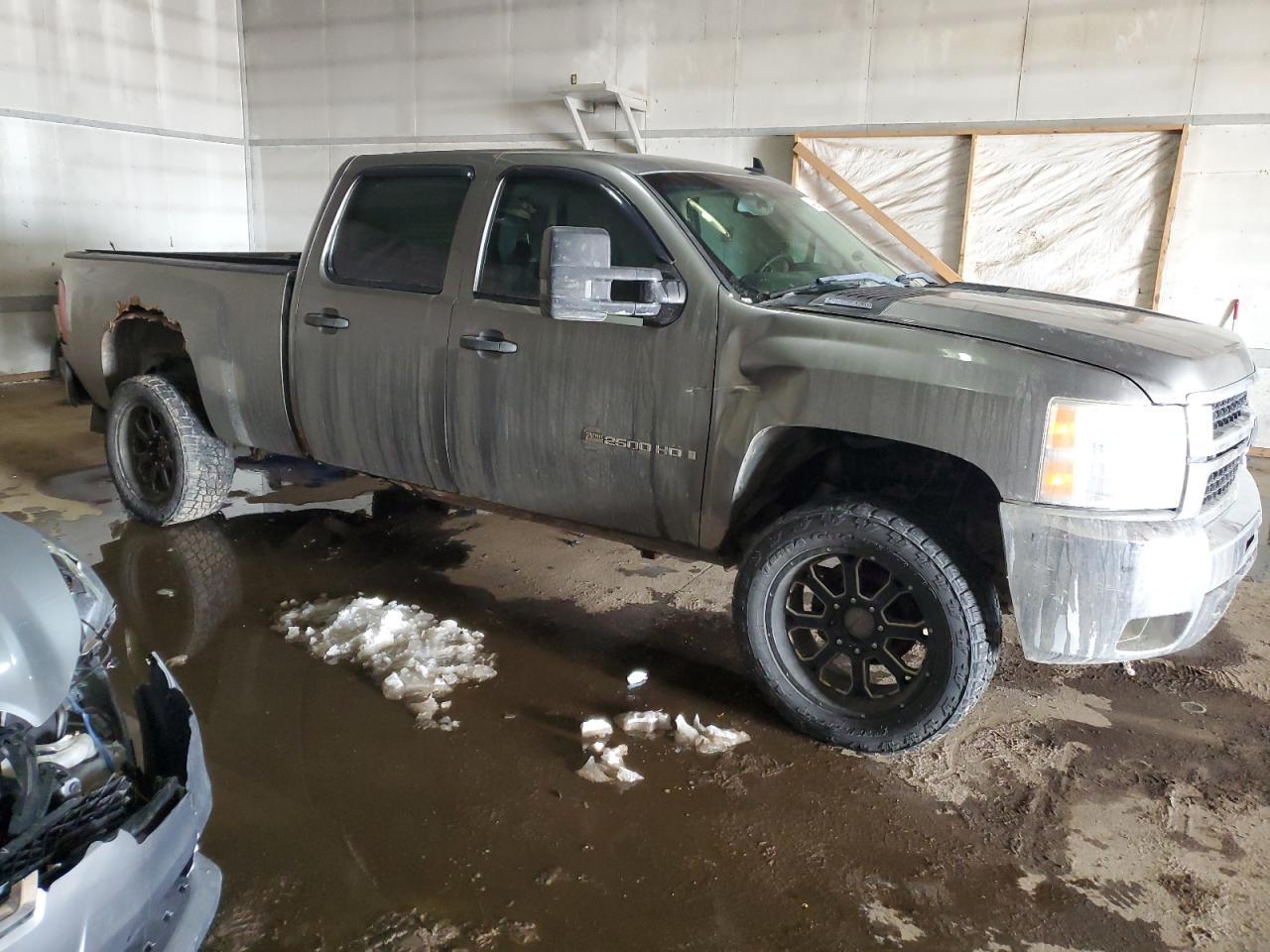 2007 Chevrolet Silverado VIN 1GCHK23687F502335 Copart auction photo, side damage thumbnail 4