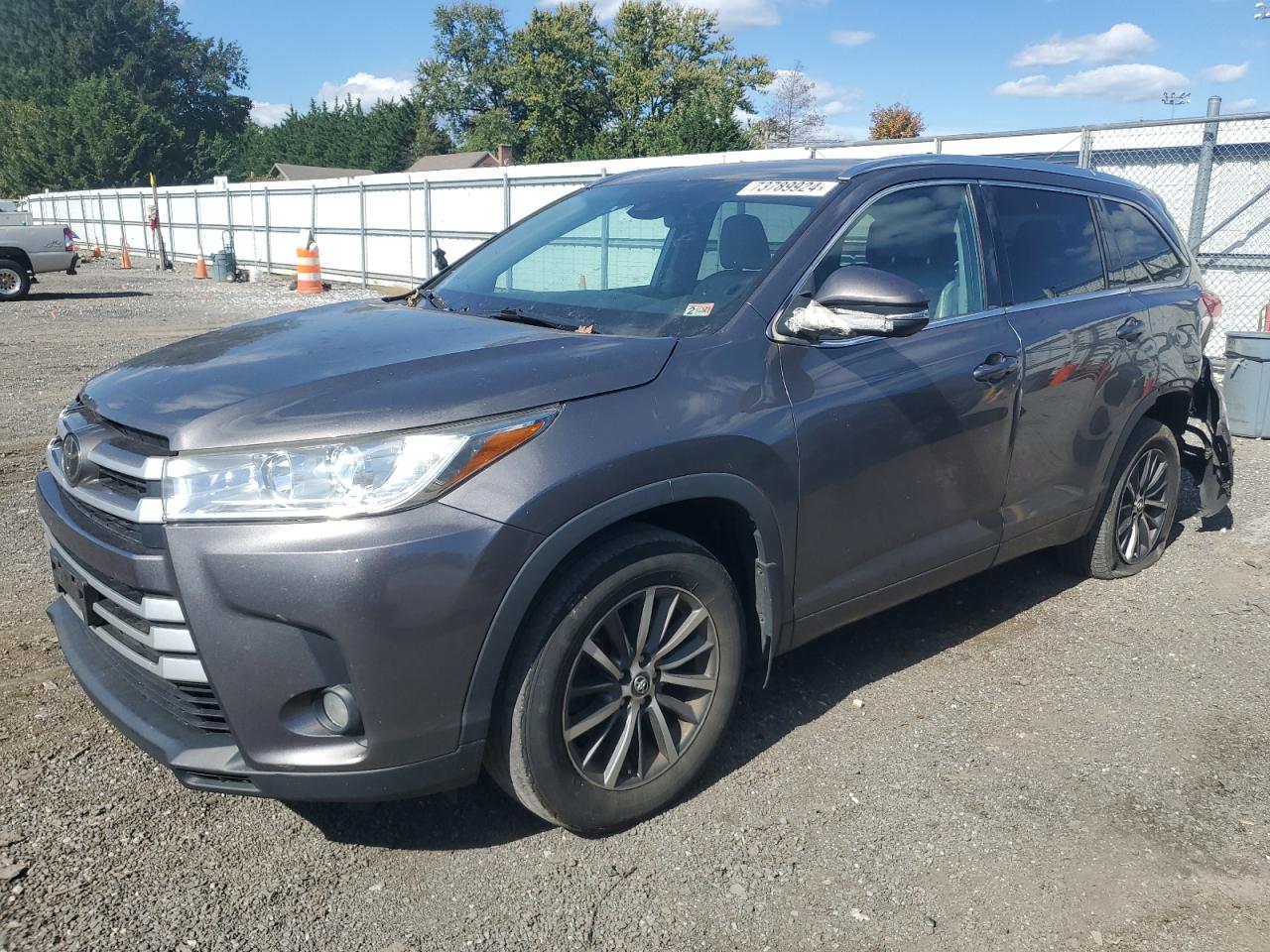 2018 Toyota Highlander VIN 5TDJZRFH7JS557675