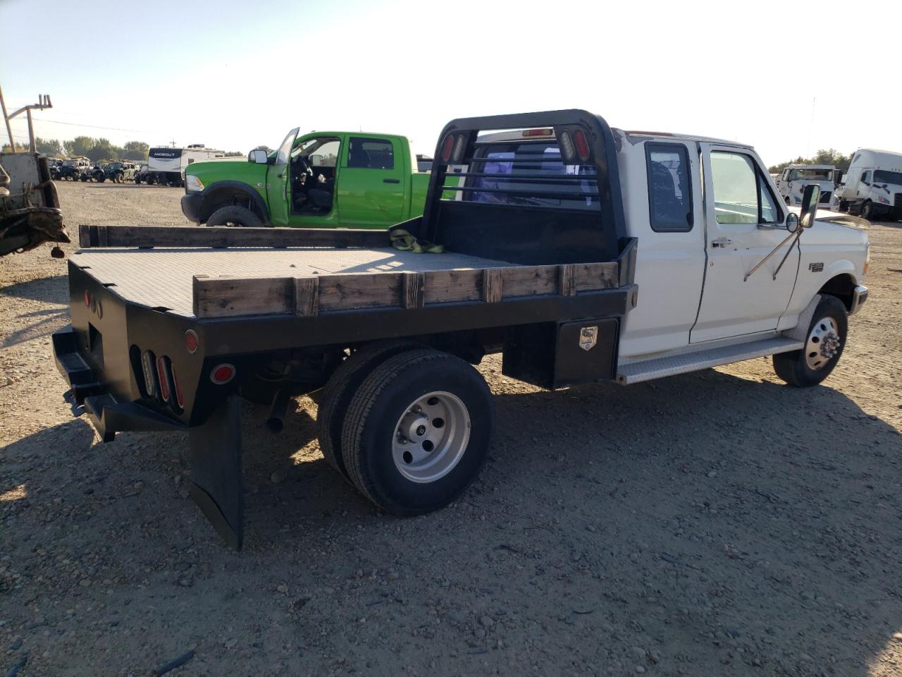 1995 Ford F250 VIN 1FTHX26G6SKB11948 Copart auction photo, frame damage / side damage thumbnail 3