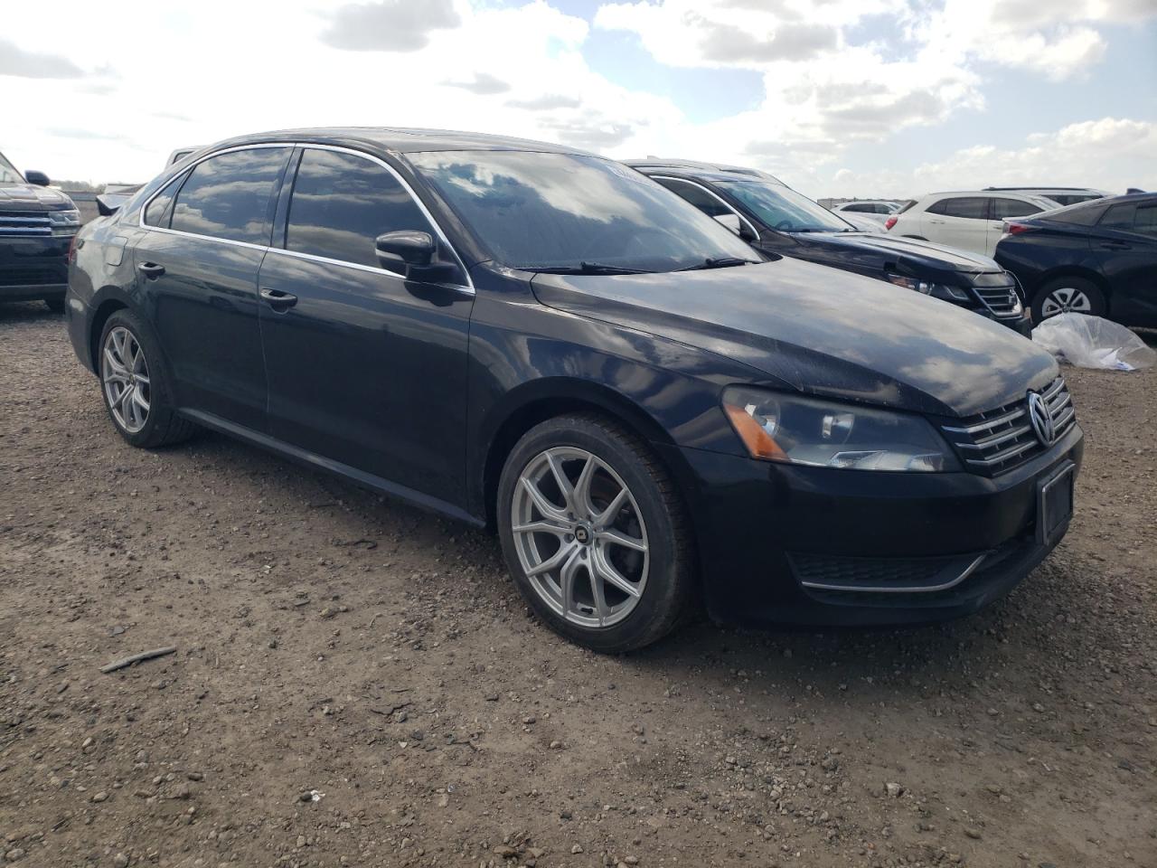 2015 Volkswagen Passat VIN 1VWBV7A30FC073305 Copart auction photo, rear end / minor dent/scratches damage thumbnail 4
