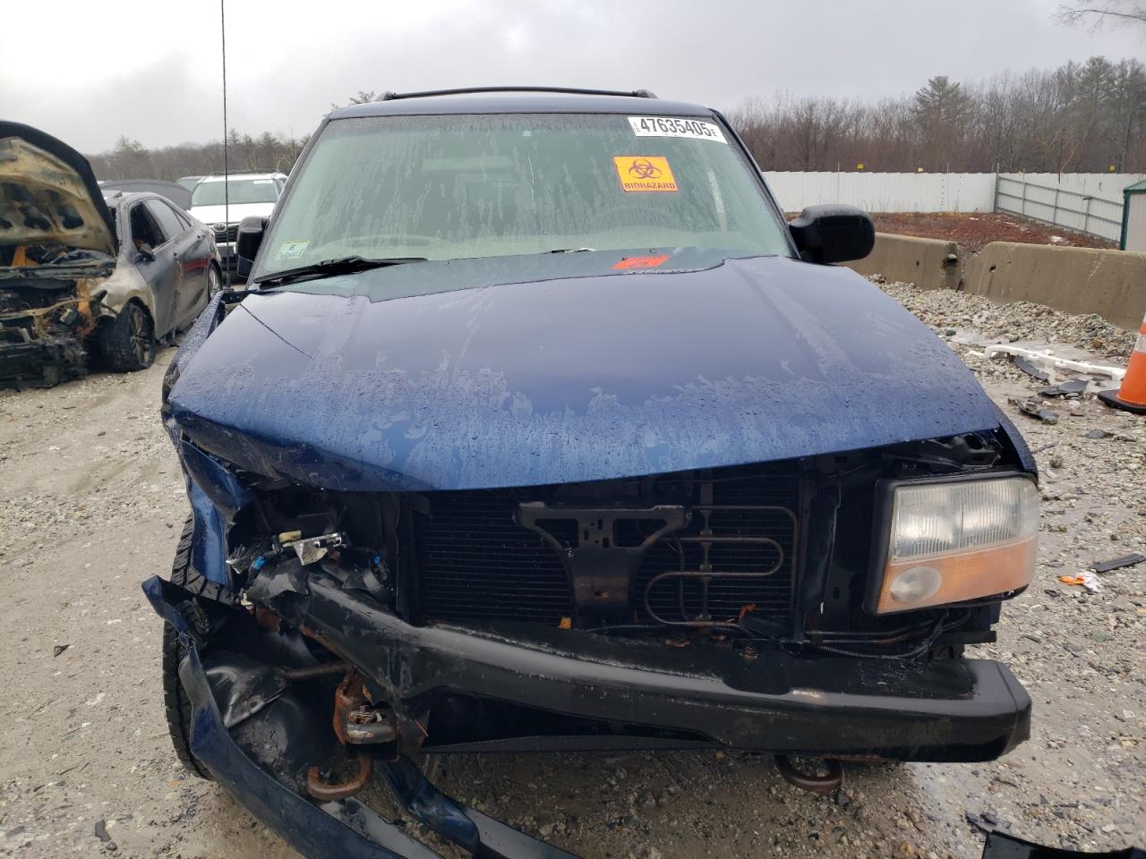 2000 GMC Jimmy VIN 1GKDT13W3Y2333652 Copart auction photo, front end damage thumbnail 5