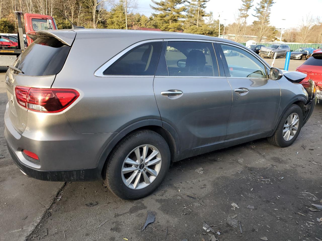 2019 KIA Sorento VIN 5XYPGDA5XKG449209 Copart auction photo, front end / minor dent/scratches damage thumbnail 3