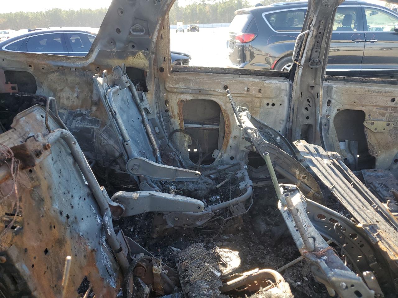 2016 GMC Acadia VIN 1GKKVTKD0GJ171903 Copart auction photo, burn damage thumbnail 11