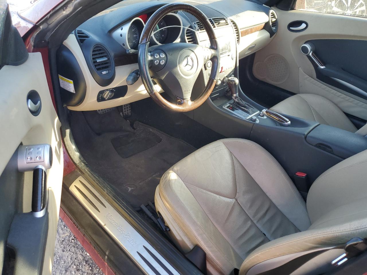 2008 Mercedes-Benz SLK-klasse VIN WDBWK54F98F182210 Copart auction photo, front end damage thumbnail 8