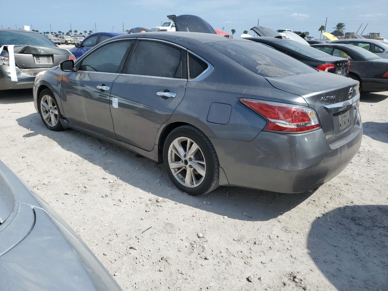 2015 Nissan Altima VIN 1N4AL3AP5FC237508 Copart auction photo, water/flood / minor dent/scratches damage thumbnail 2