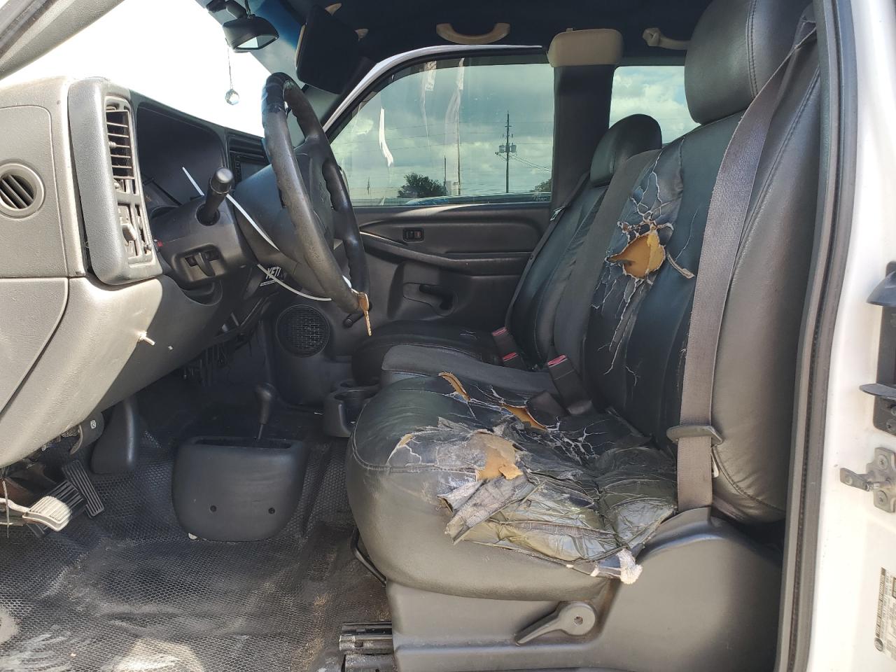 2004 Chevrolet Silverado VIN 2GCEK19T241383503 Copart auction photo, all over damage thumbnail 7