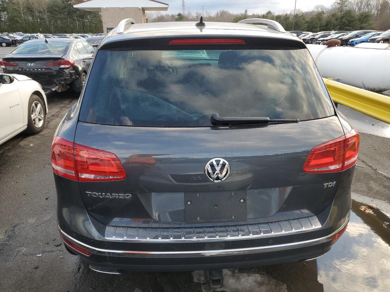2016 Volkswagen Touareg VIN WVGEP9BP1GD007036 Copart auction photo, front end damage thumbnail 6