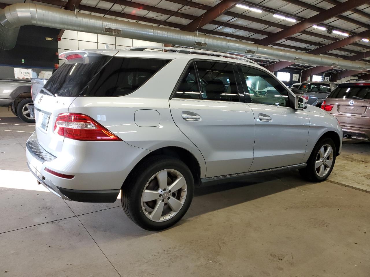 2015 Mercedes-Benz M-klasse VIN 4JGDA5HBXFA453381 Copart auction photo, minor dent/scratches damage thumbnail 3