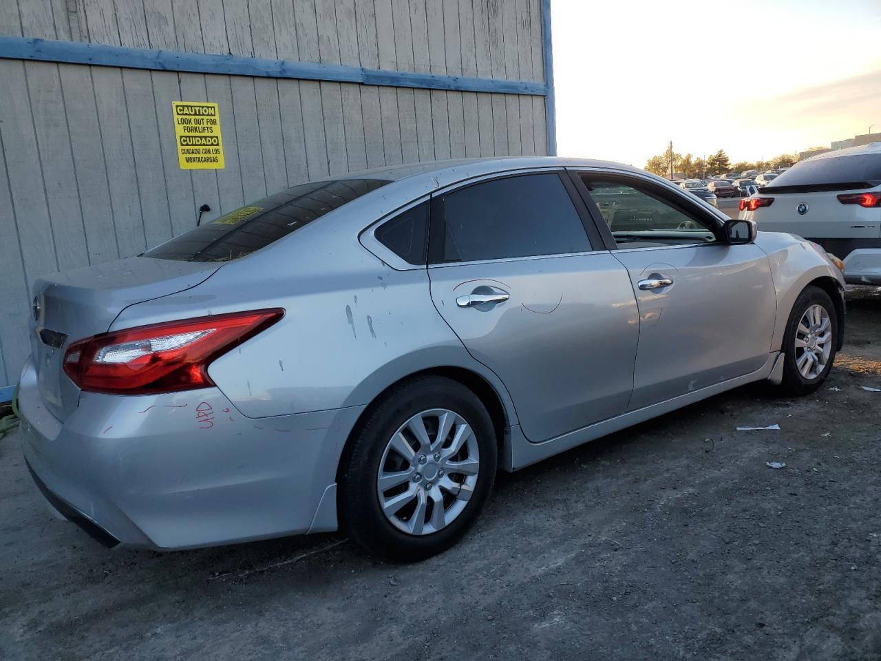 2017 Nissan Altima VIN 1N4AL3AP5HC288610 Copart auction photo, front end damage thumbnail 3