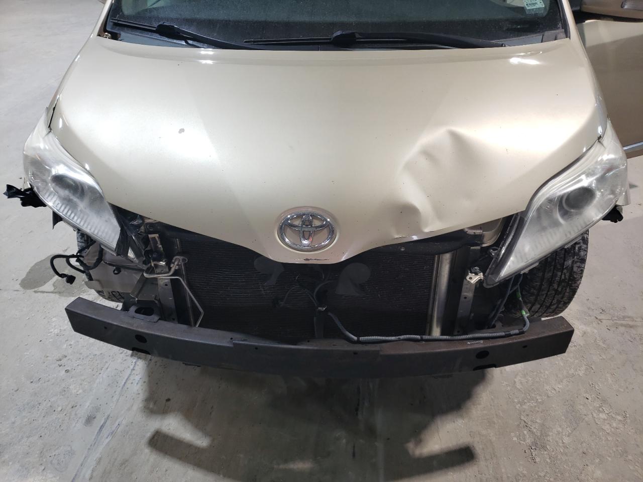 2013 Toyota Sienna VIN 5TDYK3DC4DS363696 Copart auction photo, rear end / front end damage thumbnail 12