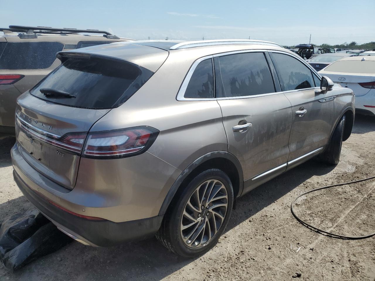 2020 Lincoln Nautilus VIN 2LMPJ6K92LBL24841 Copart auction photo, water/flood damage thumbnail 3