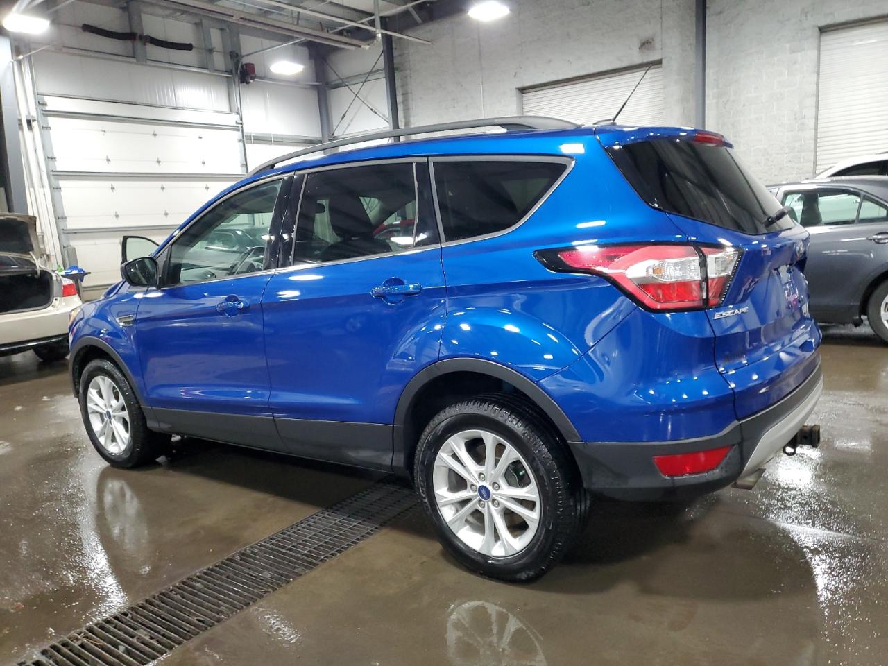 2018 Ford Escape VIN 1FMCU9GD3JUD21647 Copart auction photo, front end damage thumbnail 2