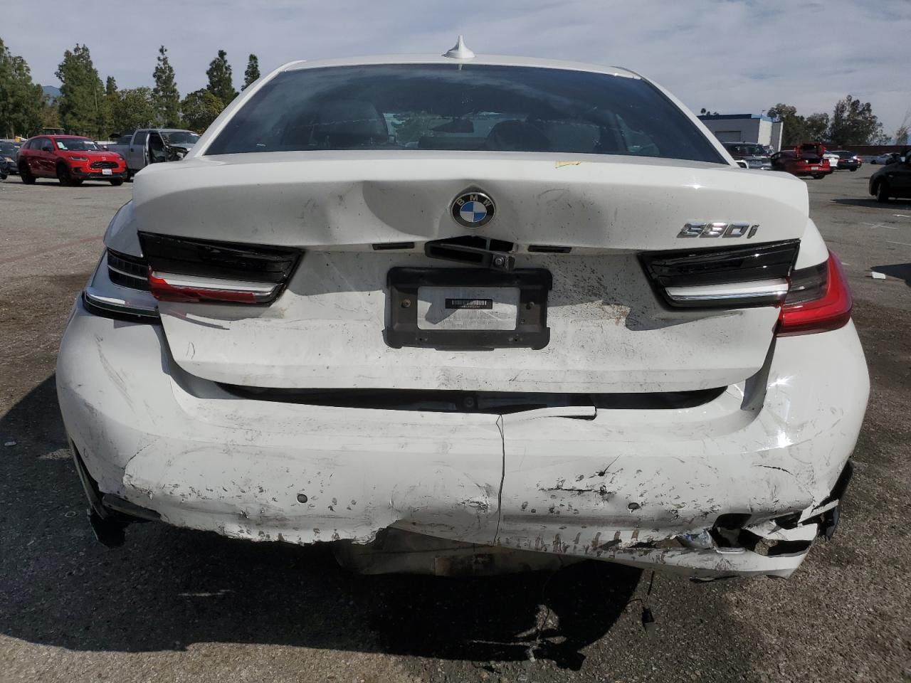 2019 BMW 3er VIN 3MW5R1J5XK8B02519 Copart auction photo, rear end damage thumbnail 6