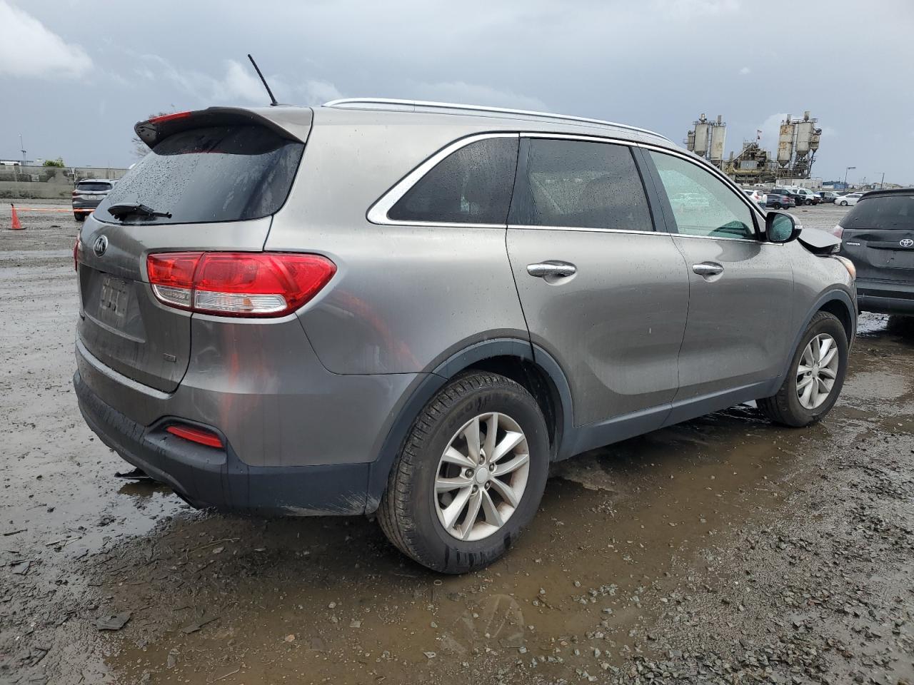 2016 KIA Sorento VIN 5XYPG4A3XGG087288 Copart auction photo, front end damage thumbnail 3
