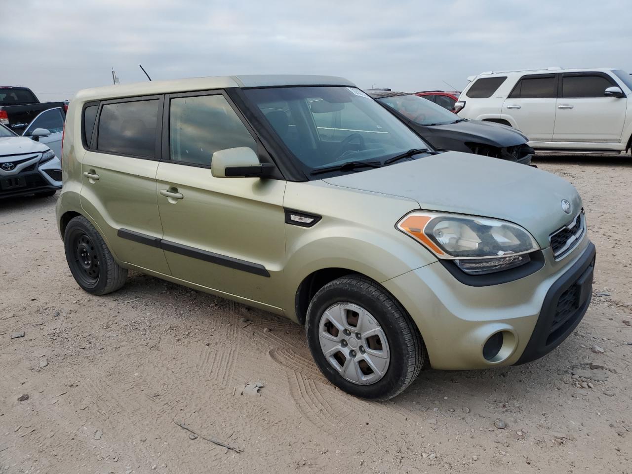 2013 KIA Soul VIN KNDJT2A55D7627940 Copart auction photo, side / rear end damage thumbnail 4