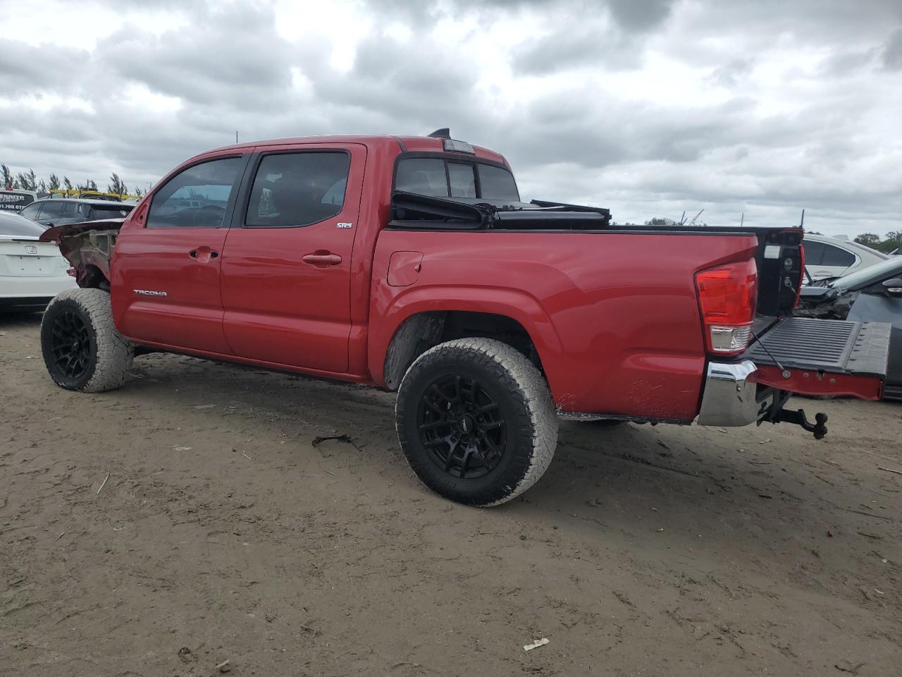 2016 Toyota Tacoma VIN 5TFAZ5CN8GX021338 Copart auction photo, front end / minor dent/scratches damage thumbnail 2